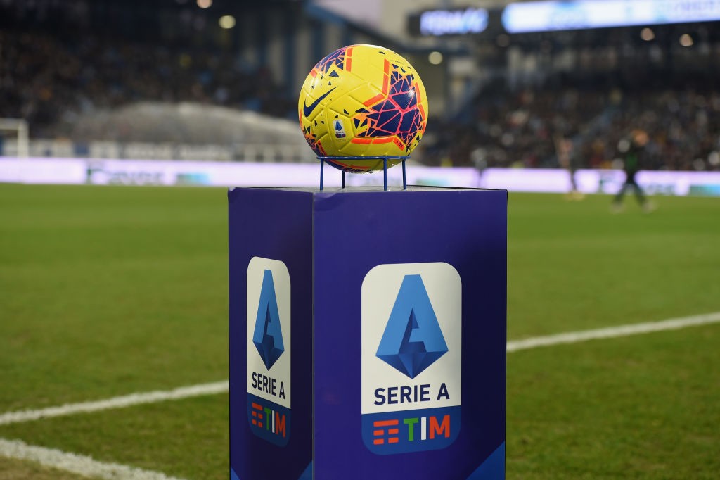 Si ferma metà Serie A: il rischio contagio è alto