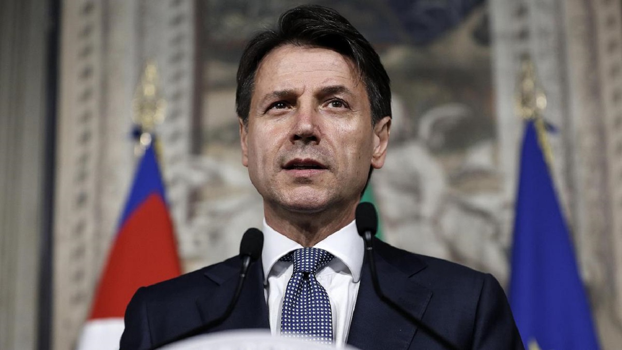 Conte mette l’Italia in quarantena: “I numeri aumentano, la Penisola è zona rossa”