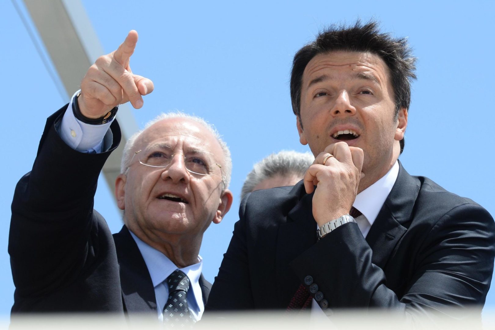Italia Viva corre in direzione Napoli: i piani di Renzi per prendersi il Comune passando per De Luca