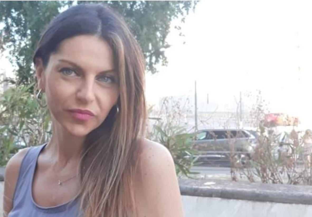 Giovane mamma avvocato precipita dal quinto piano: lascia un bimbo di 4 anni