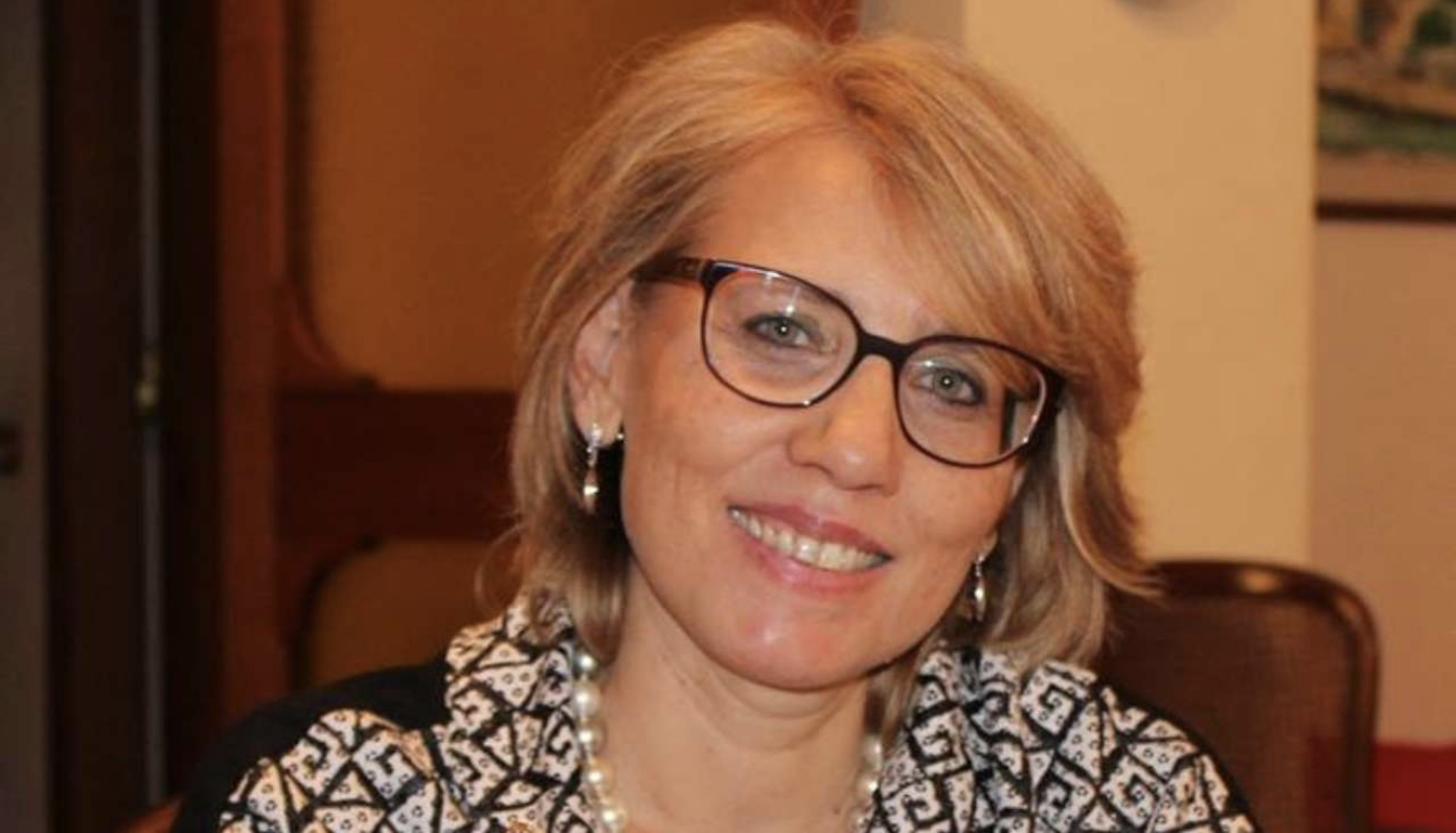 Non ce l’ha fatta la professoressa Augusta: morta a causa di una Trombosi dopo il vaccino