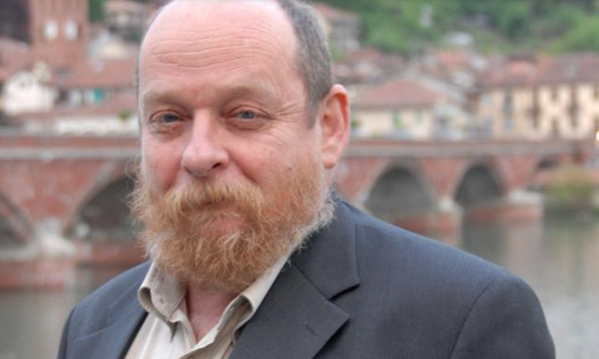 Covid, soffre di allergia e muore perché non gli fanno il vaccino: addio al dottor Viano