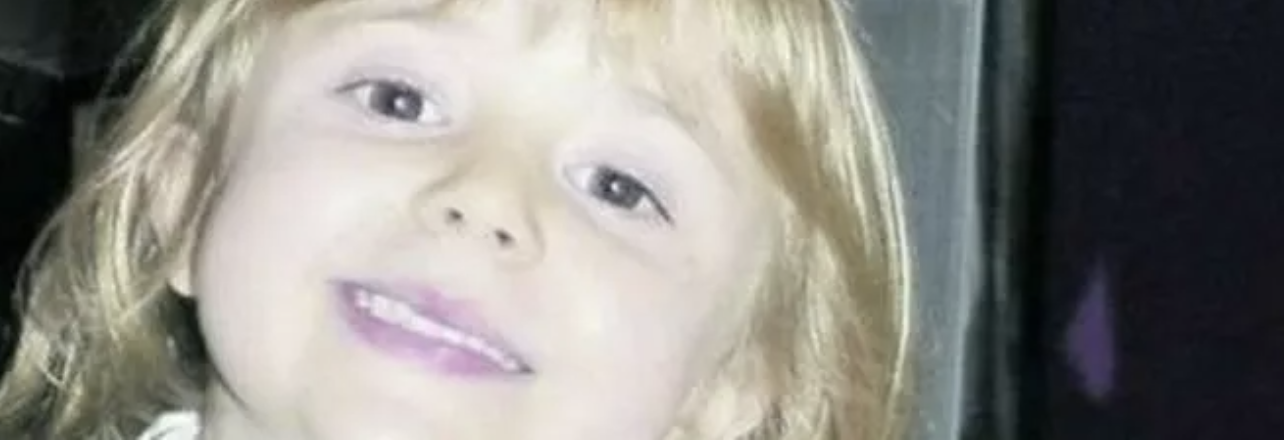 “C’è una bimba qui sull’asfalto”. Tragico incidente tra due auto, perde la vita Priscilla