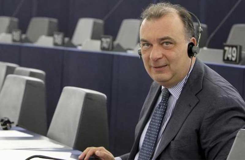 Martusciello incassa un altro schiaffo. Alessandra Caldoro: “Caro Fulvio, firmo con Fratelli d’Italia”
