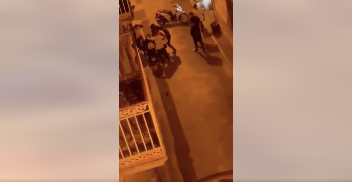 Panico a Frattamaggiore, giovani attaccano un coetaneo