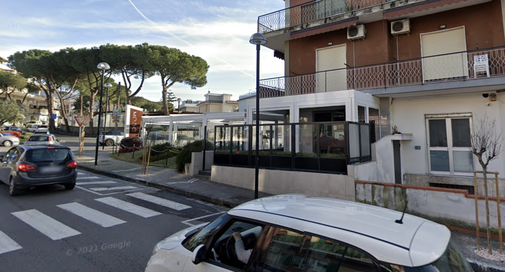Terrore a San Sebastiano, rapina davanti al bar Mosè