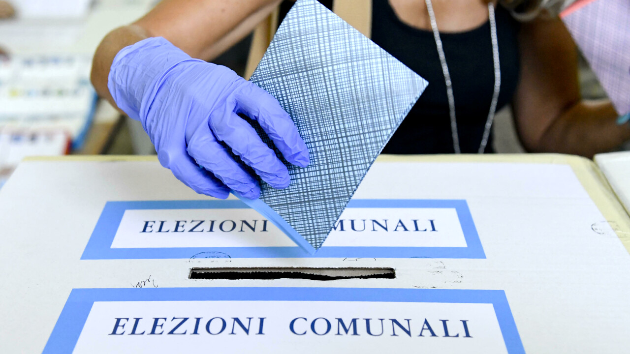 Comunali Napoli, Manfredi stravince: 64%, Maresca 19%, Bassolino 10, 2 Clemente 5%