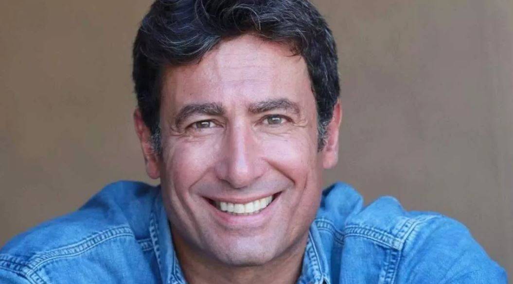 Terribile lutto in Mediaset: giallo sulla morte di Paolo Calissano. Aveva 54 anni