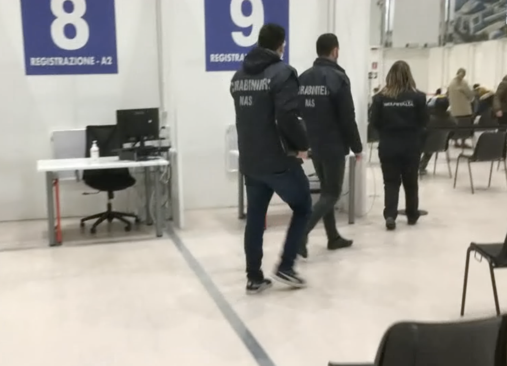 Covid, truffa a Napoli: 150 euro per finti vaccini. Arrestati Infermiere e OSS. VIDEO