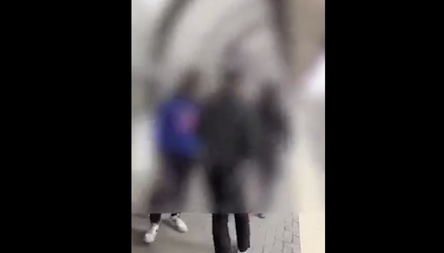 “Una rapina ad una femmina avete fatto”. Branco vendica aggressione ad una pasticciera VIDEO