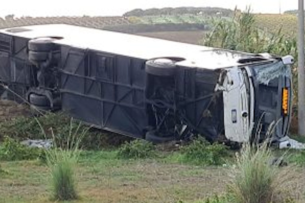 Forlì, si ribalta un pullman con 50 Ucraini