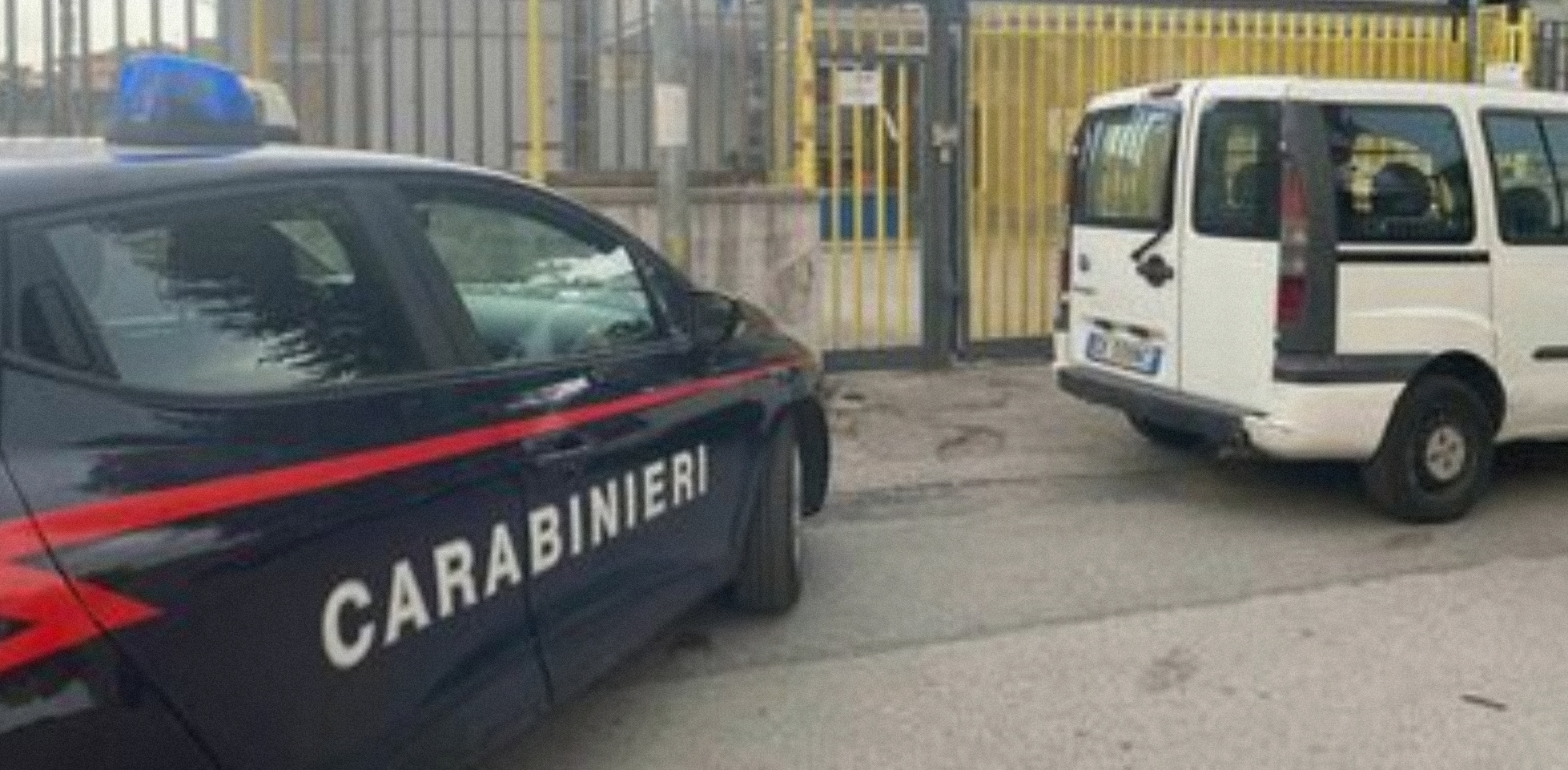 Melito, giovane accoltellato a scuola