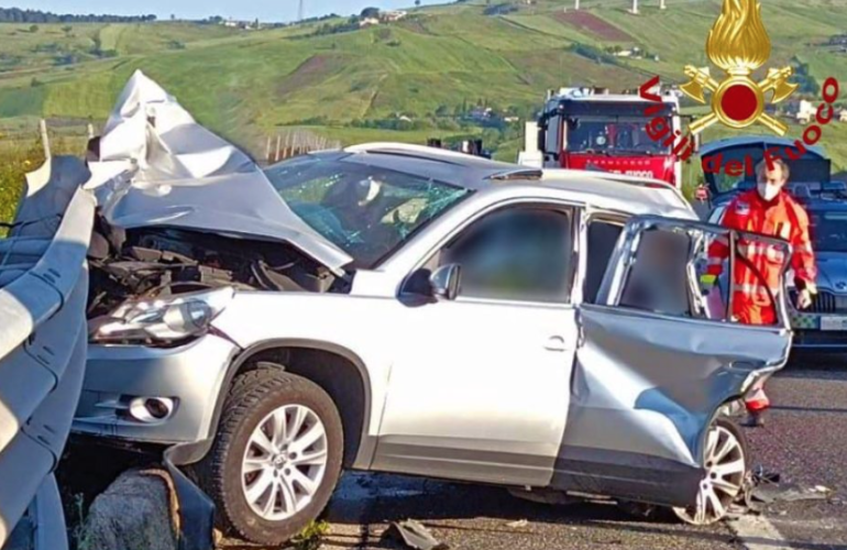 Incidente mortale in autostrada