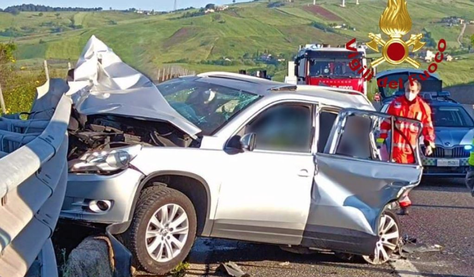Incidente mortale in autostrada