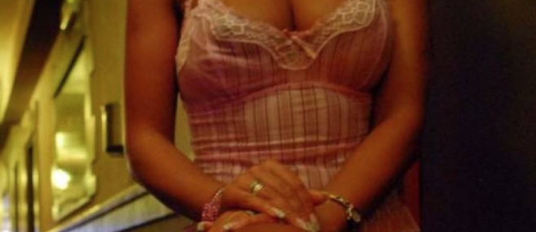 Sfruttavano e costringevano ragazze a prostituirsi