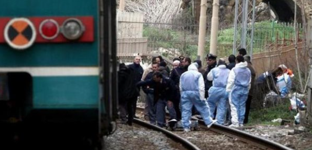 Trovato cadavere sui binari della metro a Napoli