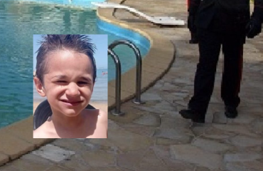 Bimbo di sette anni morto dopo essere annegato in piscina
