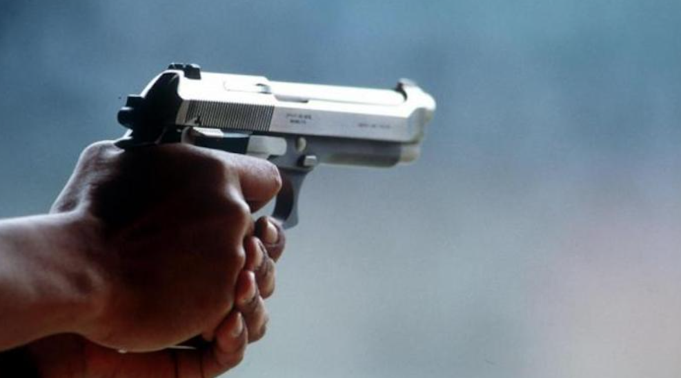 Ferito a colpi d'arma da fuoco per una rapina