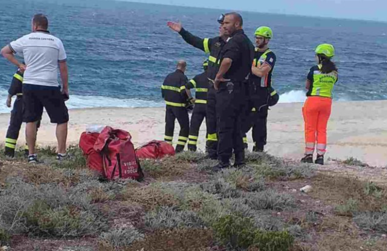 Salva due bambini e perde la vita in mare