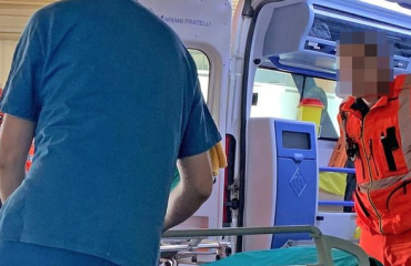 Tassista accoltellato a Napoli dopo una lite