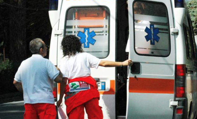 Uccide il figlio della sua badante