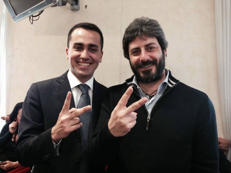 Fico non tocca palla a Napoli e si scaglia contro Di Maio. Il ministro degli Esteri: “Classico fallo di frustrazione”