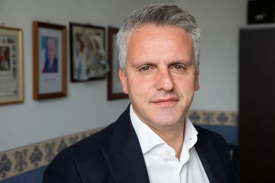 Colpo durissimo per Fi in Campania: il sindaco (Luca Capasso) più votato d’Italia lascia e va (forse) con Di Maio