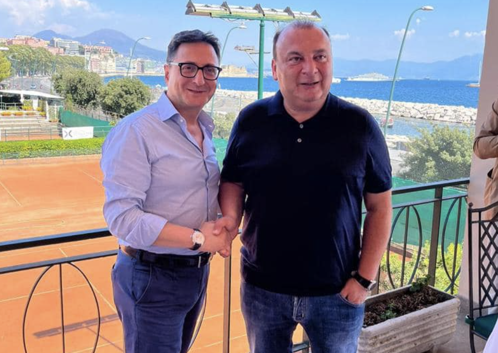 Renzi perde pezzi in Campania: il senatore Carbone passa con Forza Italia