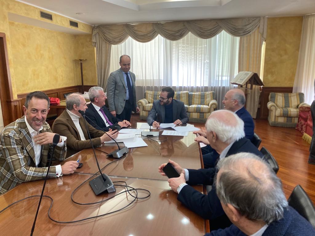 Regione, firma del protocollo tra Piccoli Comuni e Svimar