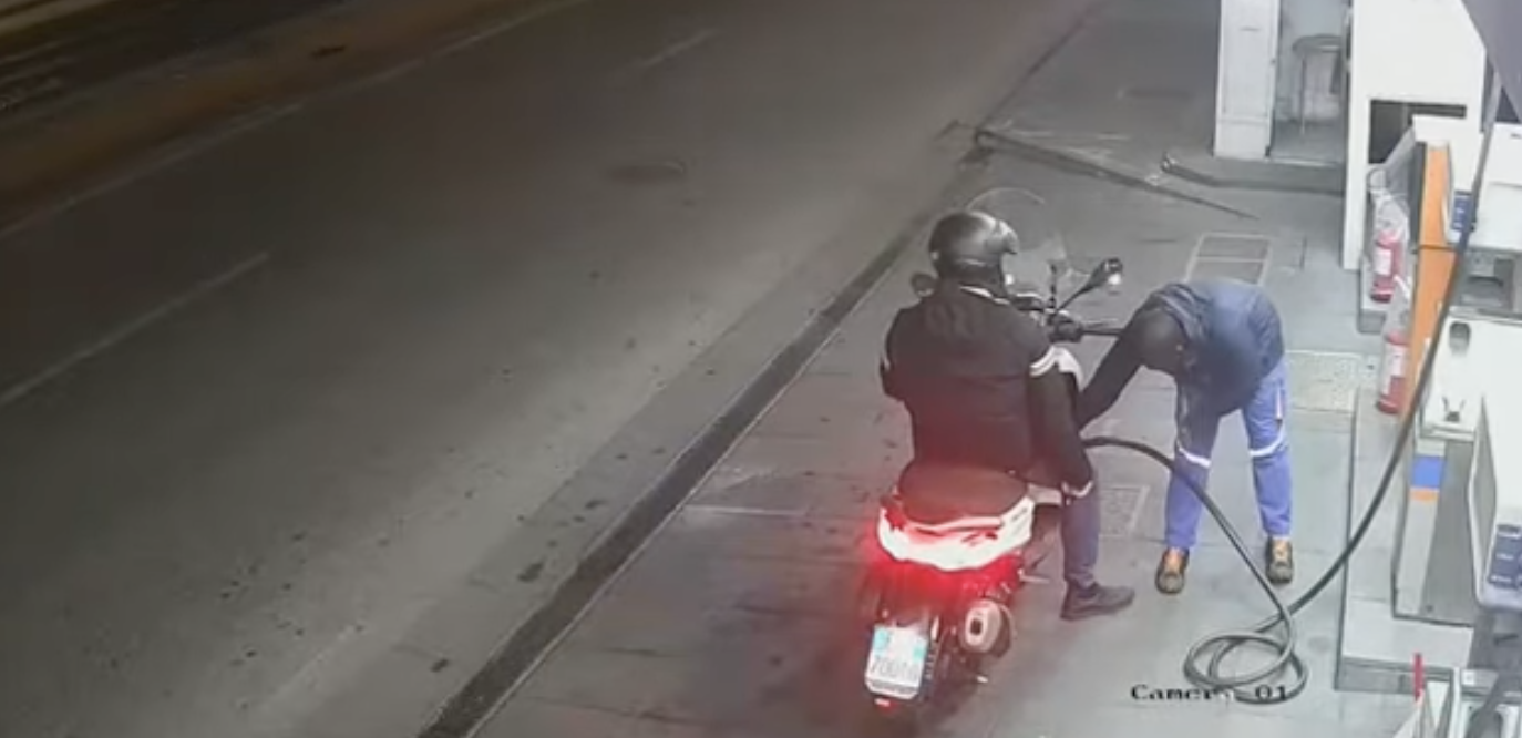 rapina napoli via reggia di portici
