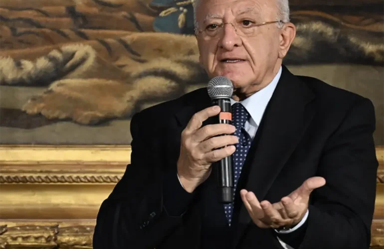 de luca canzone napoli