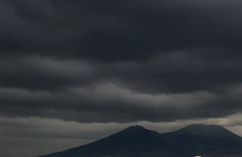 nuvole e vento a Napoli