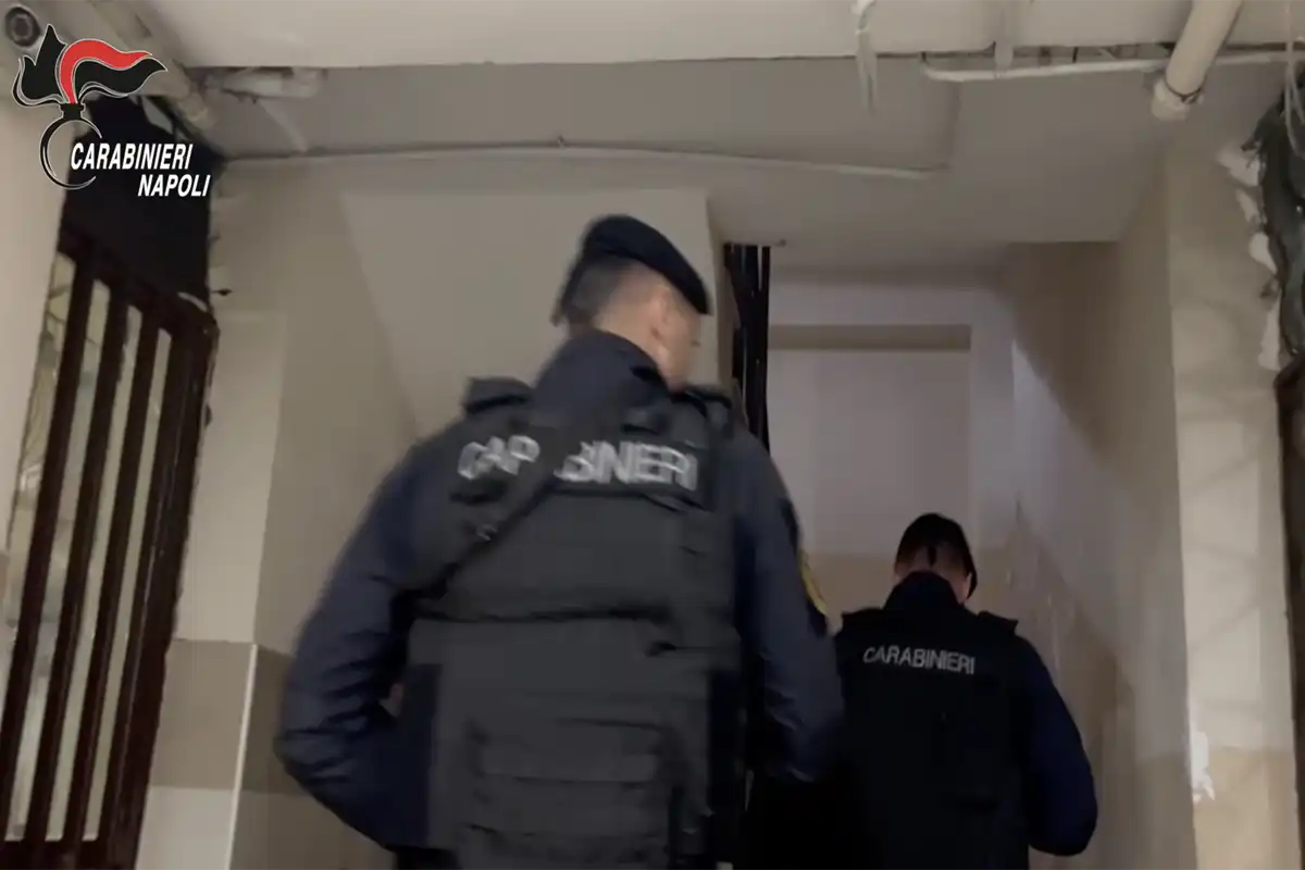 Blitz anti-camorra nel Nolano: 44 arresti. Patto Russo-Licciardi su scommesse e voto di scambio