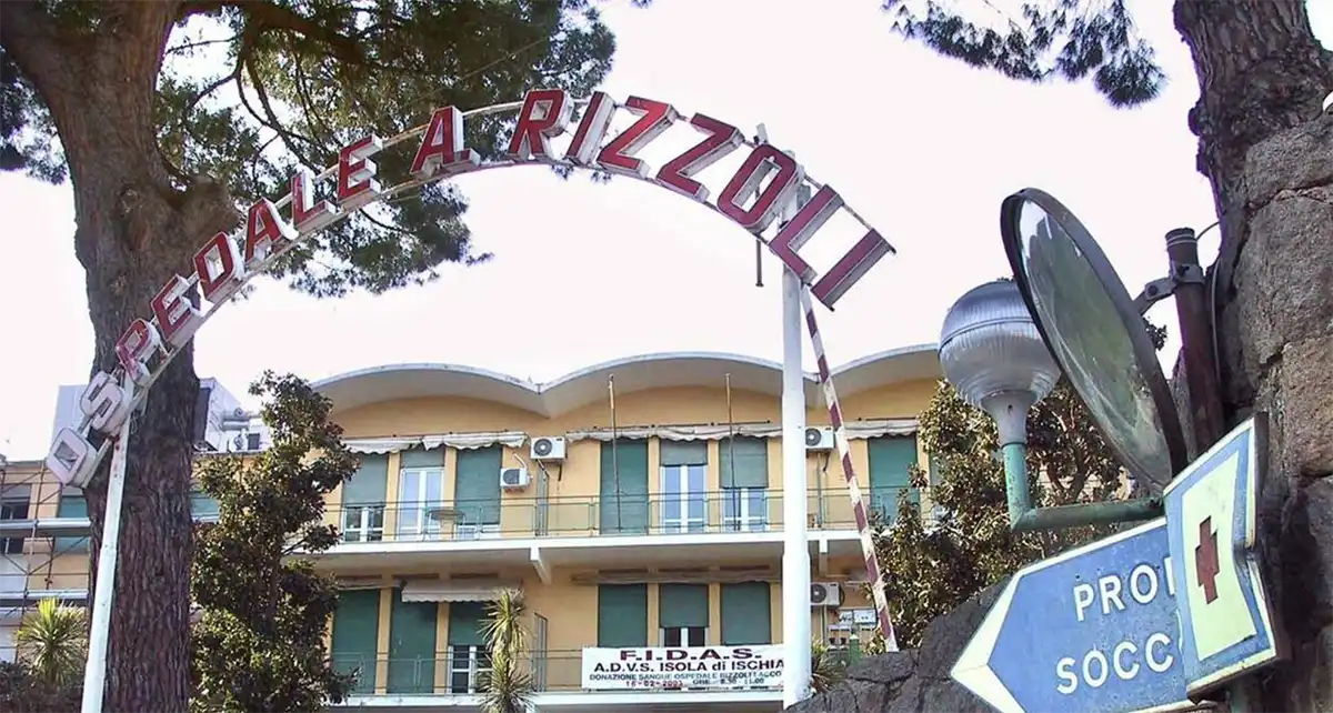 esterno ospedale Ischia