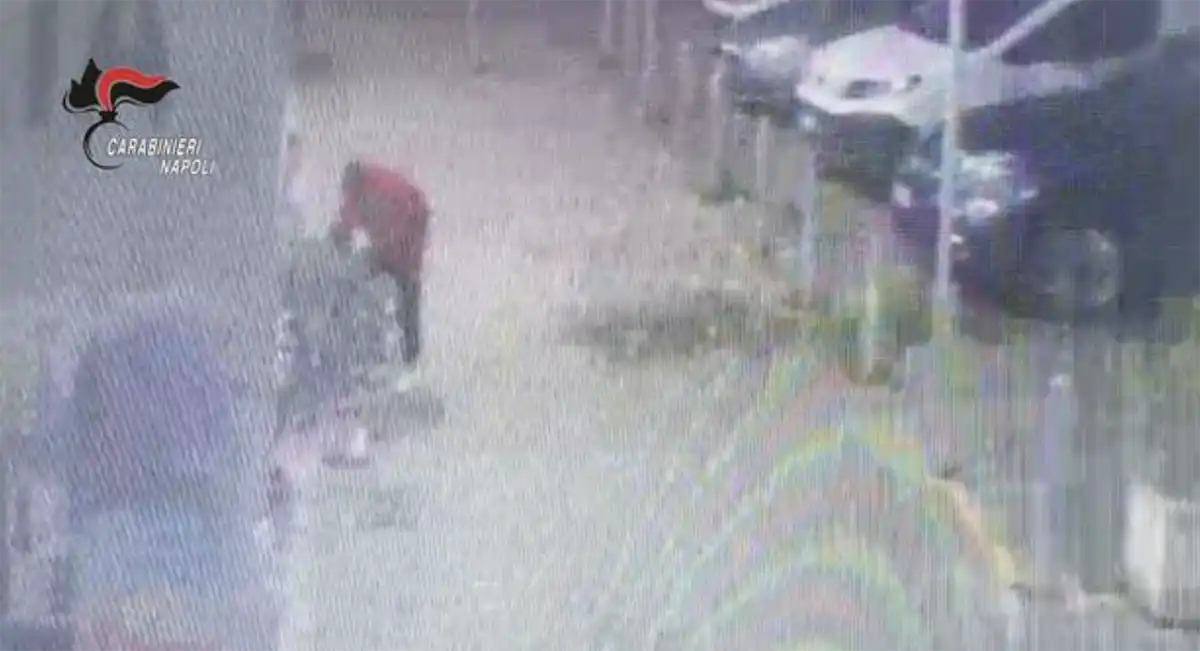 Uomo tenta di rapire bambino a Caivano