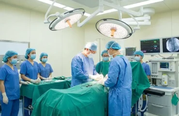 Chirurgi mentre operano