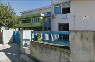 L'edificio della scuola Costantini di San Paolo Belsito