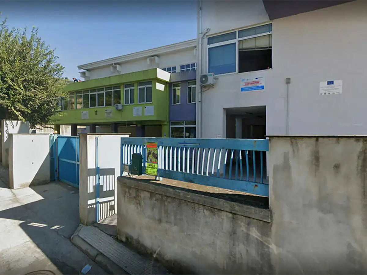 L'edificio della scuola Costantini di San Paolo Belsito