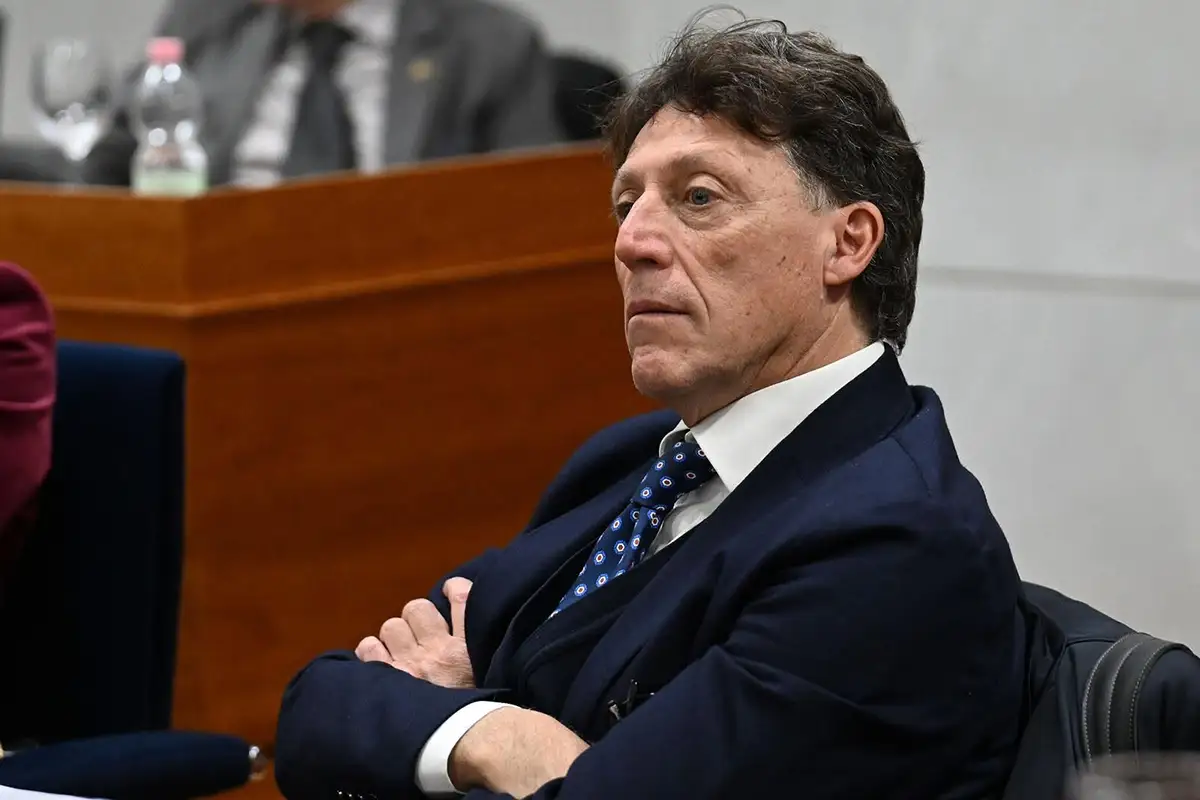 Il “Caso Cuomo”: la burocrazia contro il buon senso. L’assessore rischia davvero la decadenza in Regione Campania?