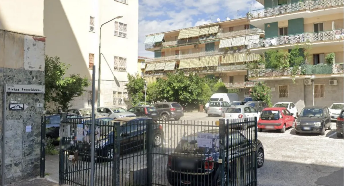 Portici, il dramma scoperto in un appartamento: trovati senza vita zia e nipote